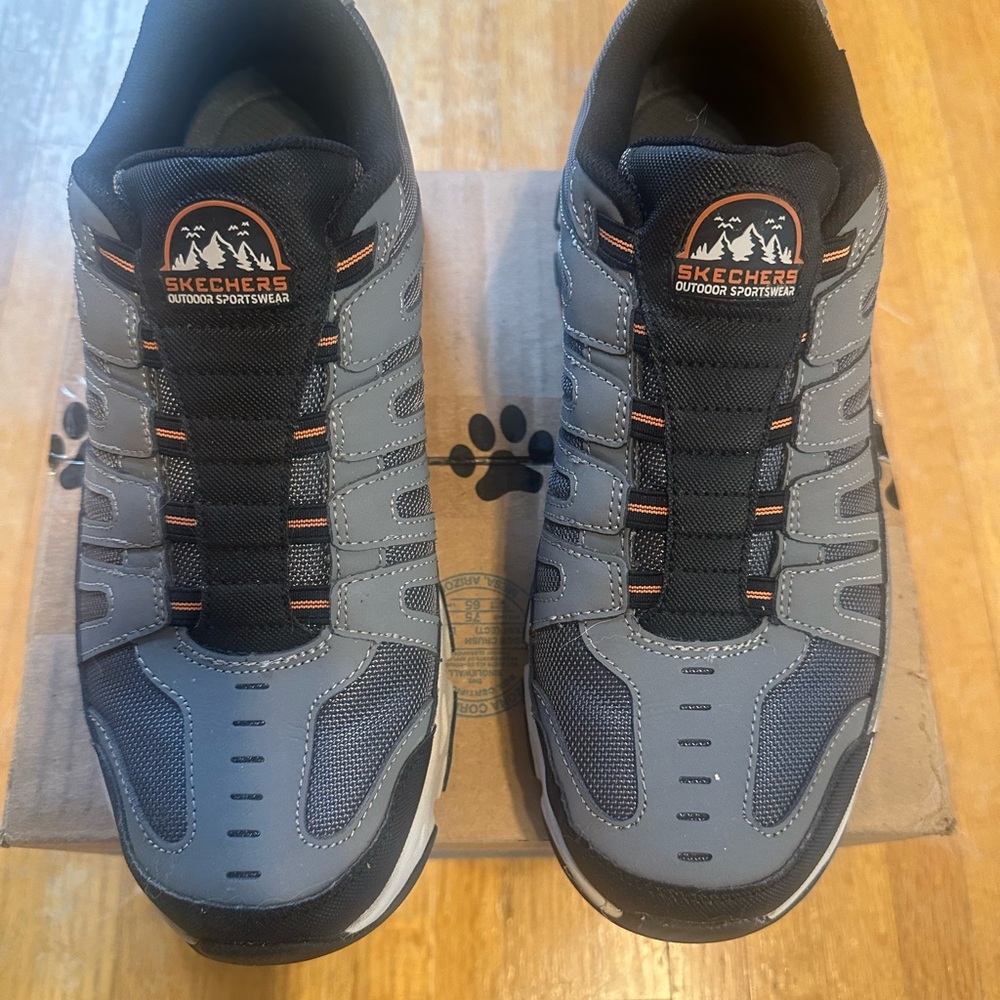 Skechers Slip On Memory Foam Tennis Shoes Size 10.5 Gray